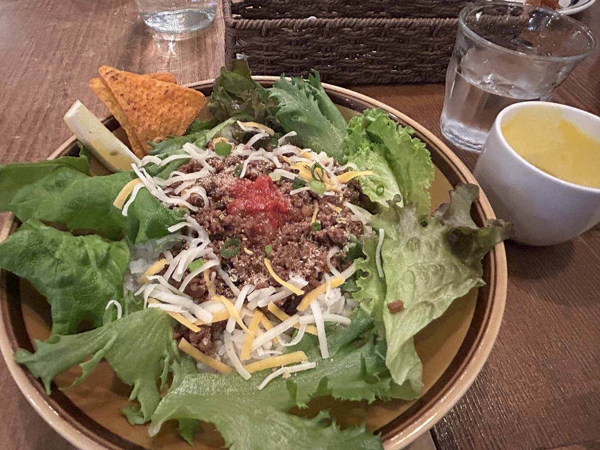 レトロな看板に誘われて『喫茶 PONY』でほっこりタイム