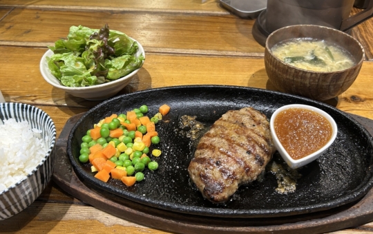 「とにかく肉が食べたい！」人に、『しずる　経堂店』
