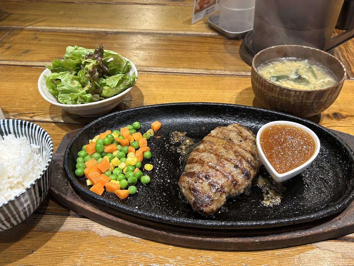 「とにかく肉が食べたい！」人に、『しずる　経堂店』