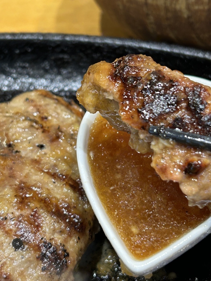 「とにかく肉が食べたい！」人に、『しずる　経堂店』