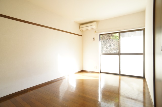 出窓付き2面採光☆【パレス銀嶺】