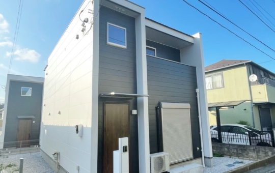 ペット・楽器相談可の落ち着いた住環境！イーストリリー01(道路側)♪