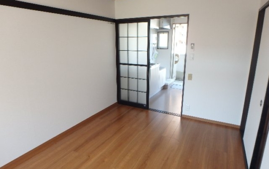 フローリングBT別の1K【カサクララ】