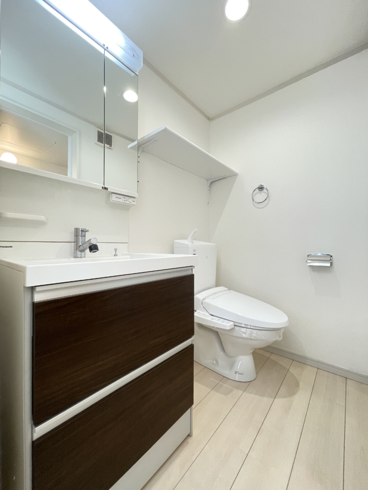 石川駅まで徒歩4分　バストイレ別でネット無料　～Risingsun元町～