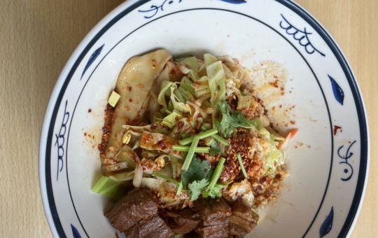 ☆駅チカ本格中華☆【西安ビャンビャン麺】