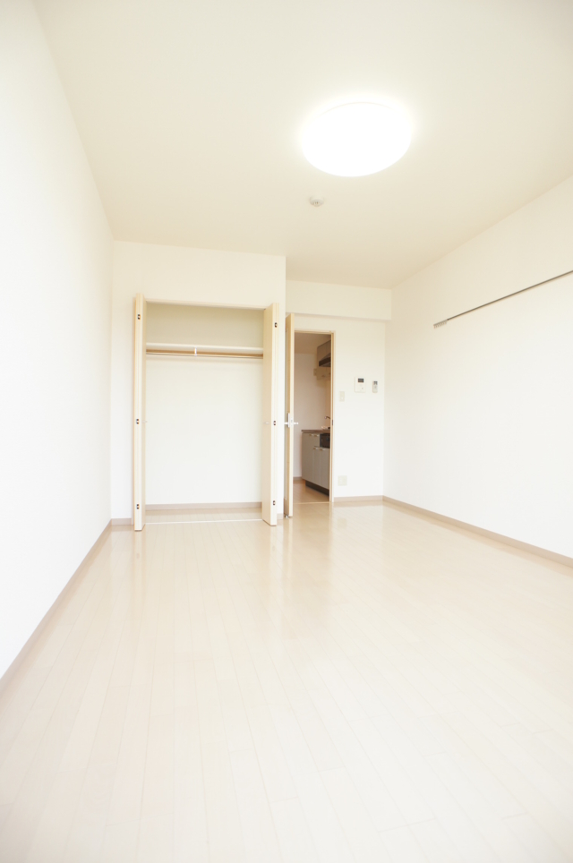 洋室8.7帖の洋室！☆(エフグランド 405)