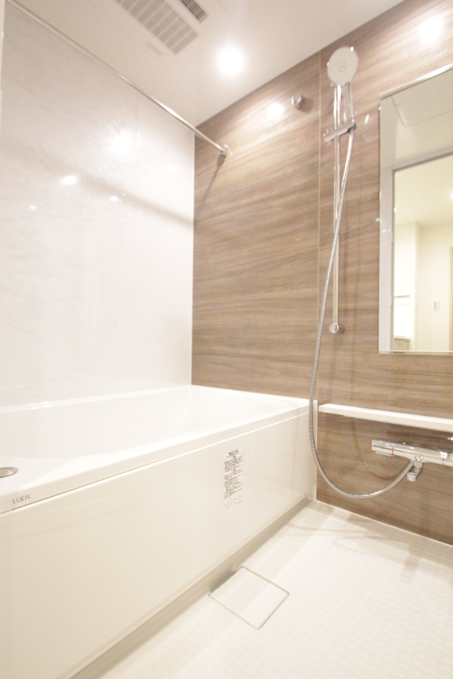 駅から徒歩三分の好立地😁　パリスコート（新横浜駅）