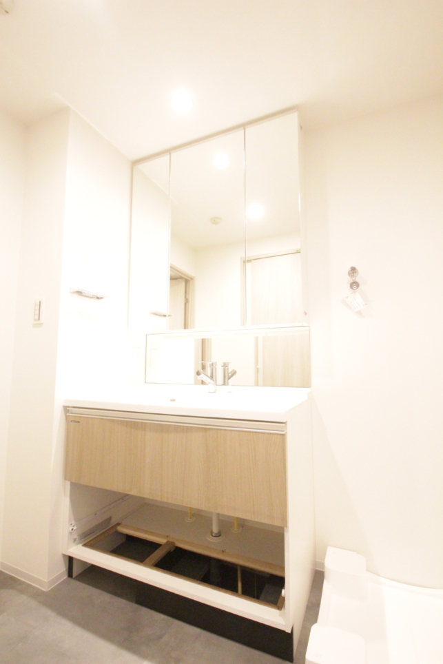 駅から徒歩三分の好立地😁　パリスコート（新横浜駅）