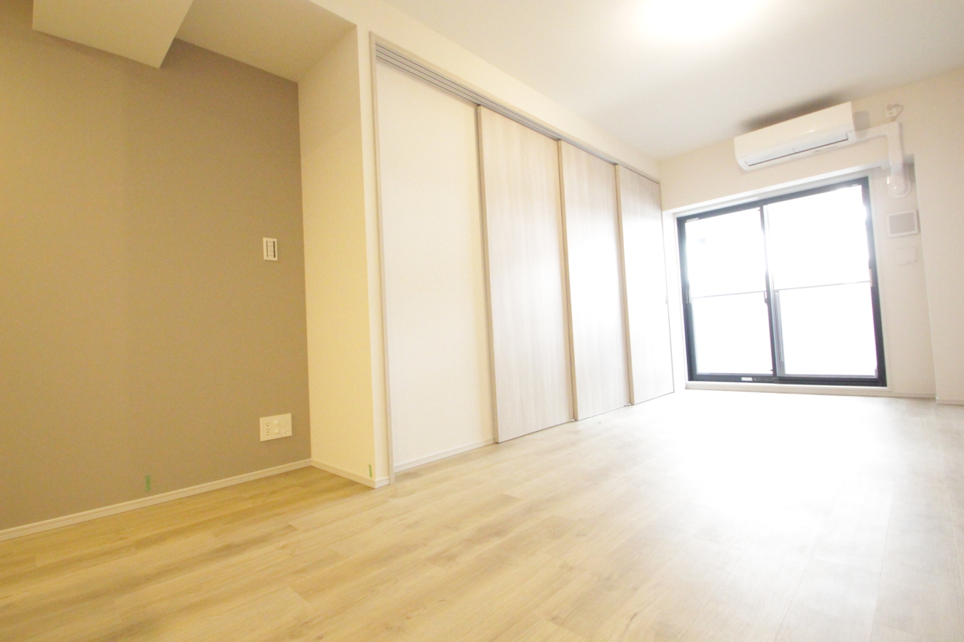 駅から徒歩三分の好立地😁　パリスコート（新横浜駅）