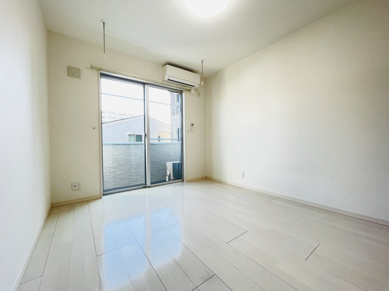 駅徒歩7分の便利な立地にあるシングル向け物件【ソリッド磯子壱番館】JR根岸線磯子駅徒歩7分