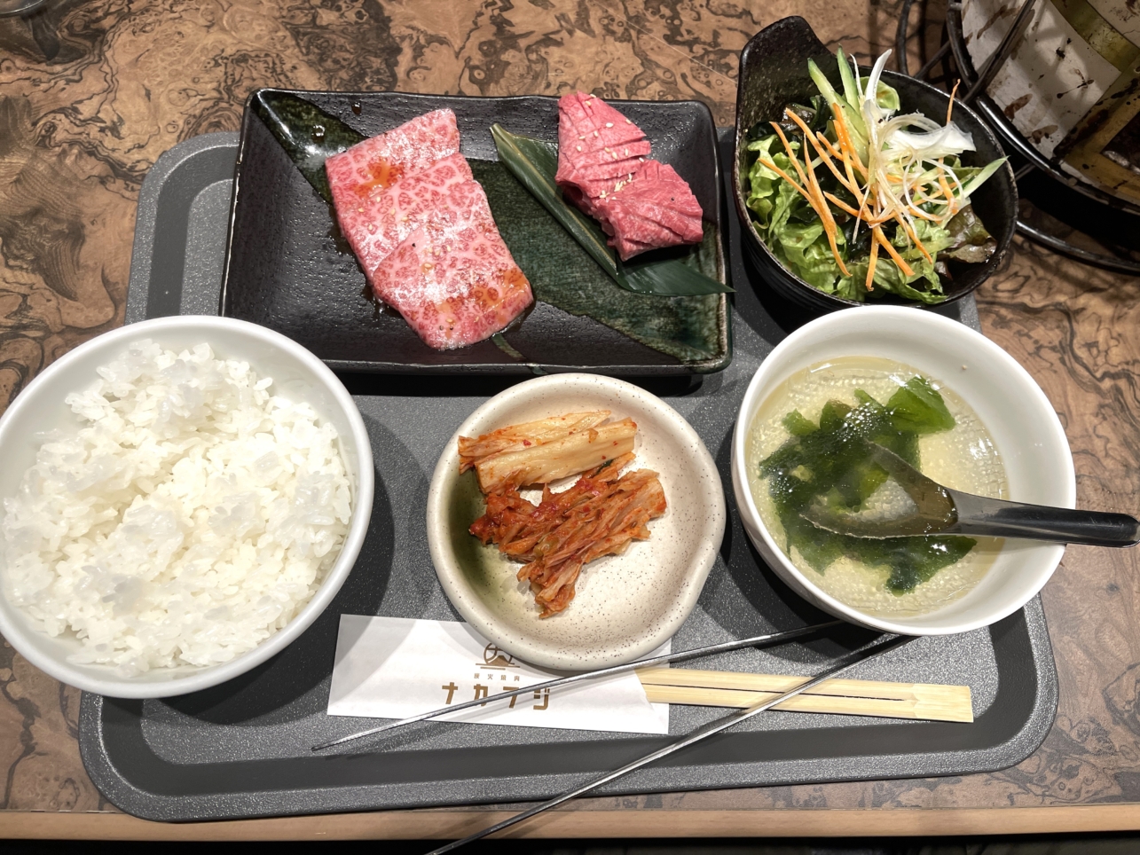 土日はランチも楽しめる♪【炭火焼肉ナカフジ　登戸】