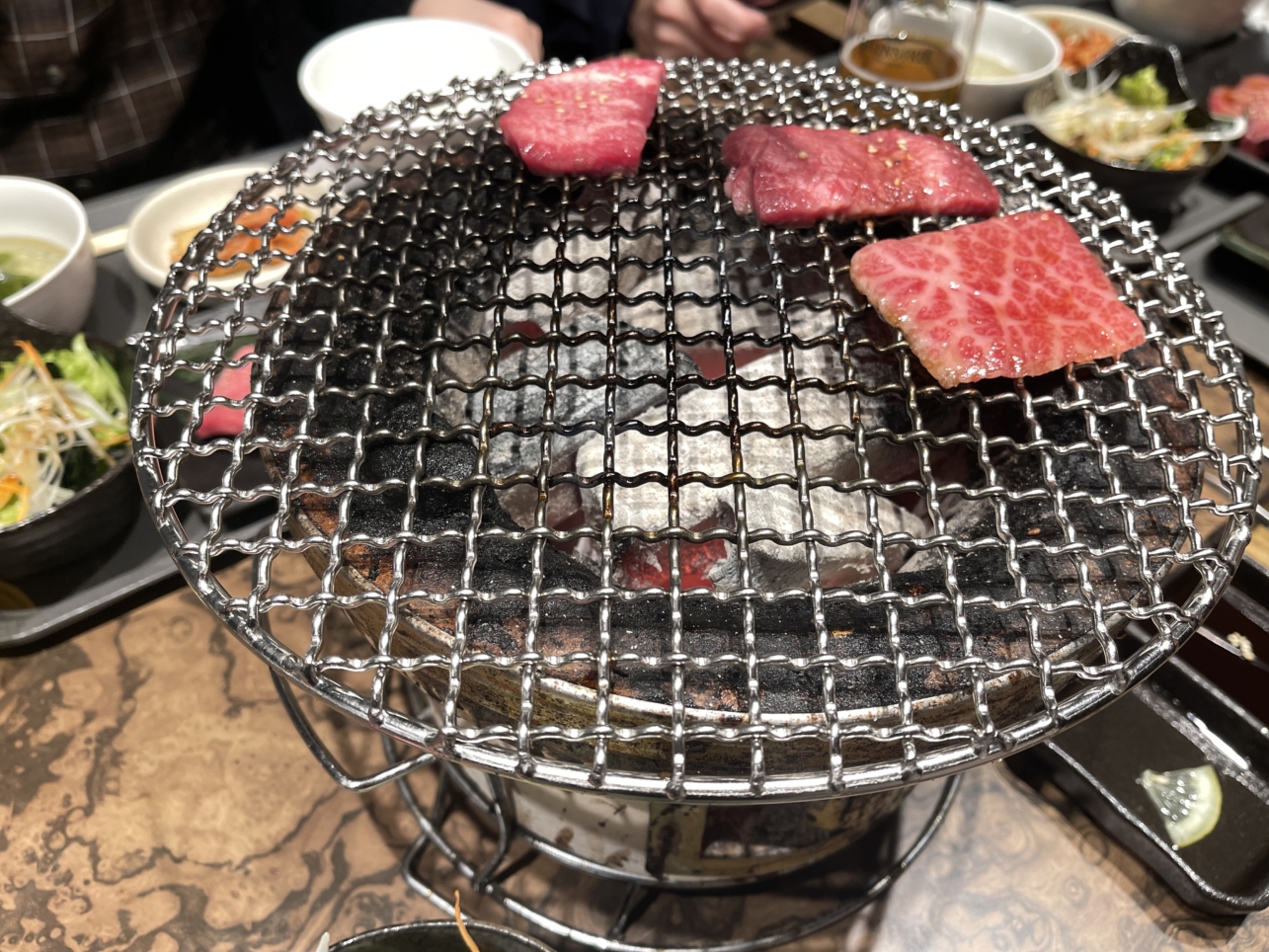 土日はランチも楽しめる♪【炭火焼肉ナカフジ　登戸】