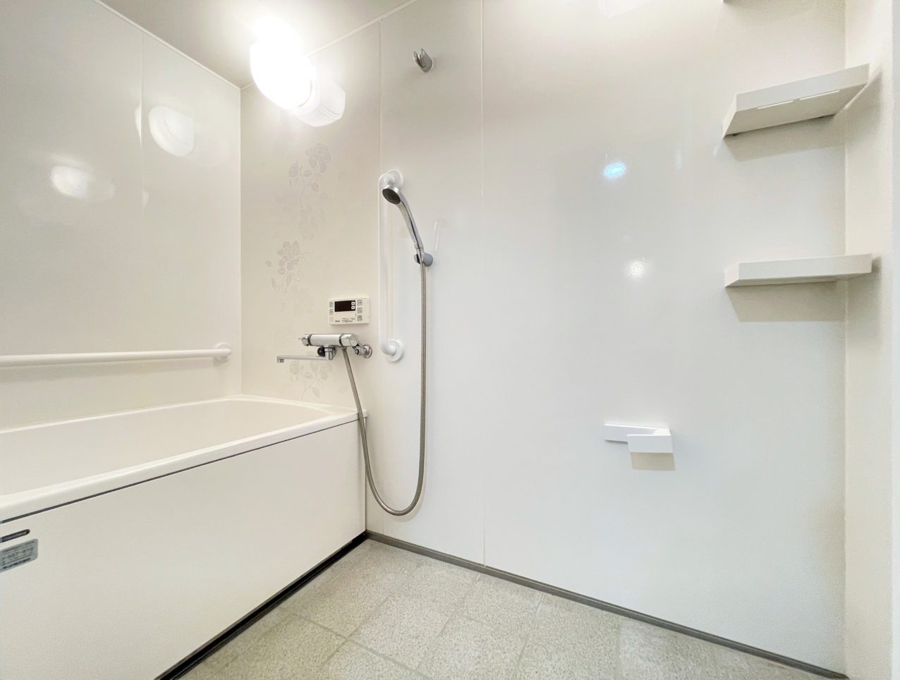 広々リビングと陽光に包まれる分譲賃貸！新ゆりグリーンタウンさつき街区４号棟♪