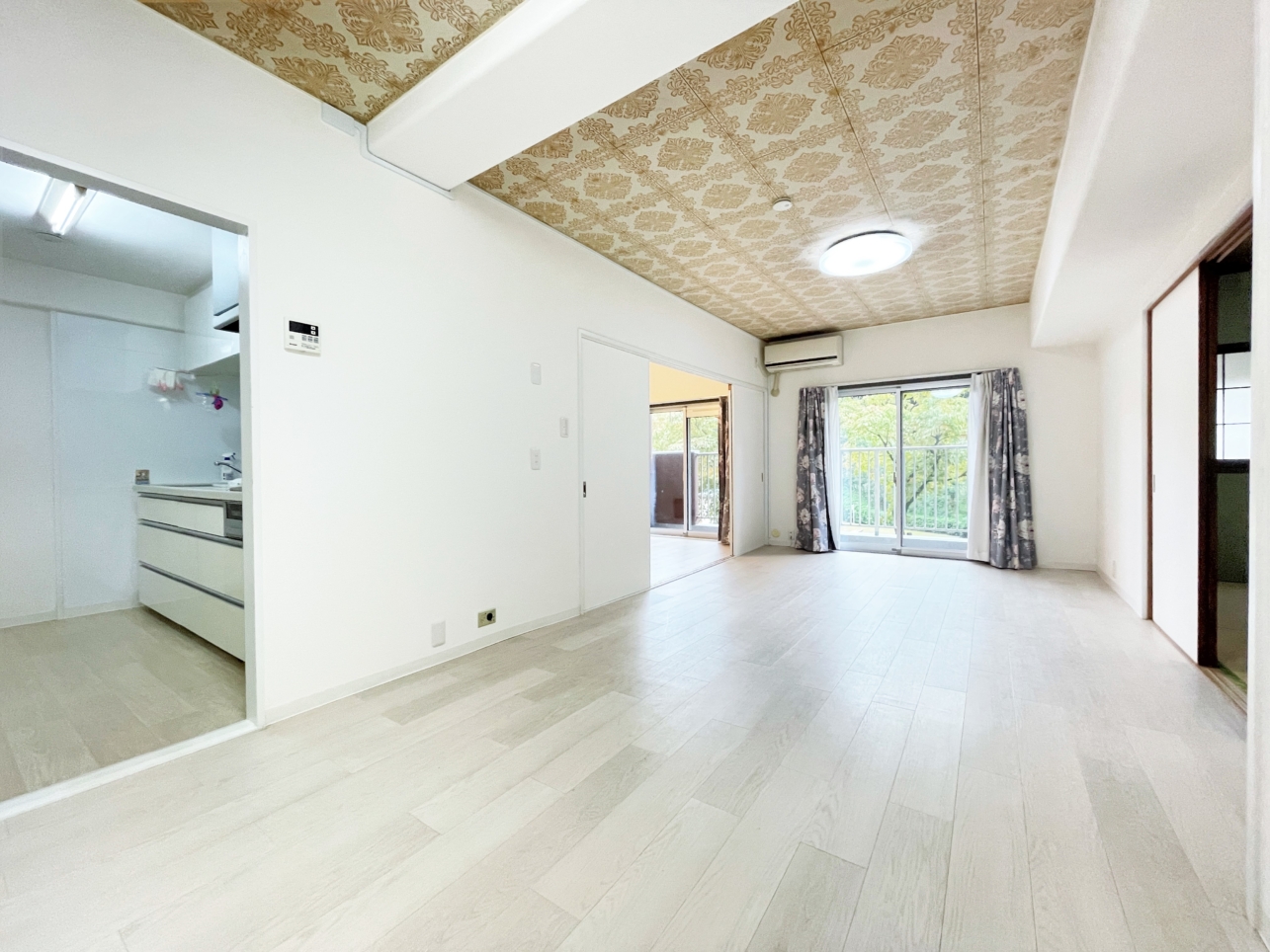 広々リビングと陽光に包まれる分譲賃貸！新ゆりグリーンタウンさつき街区４号棟♪