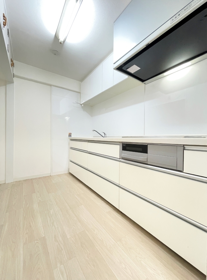 広々リビングと陽光に包まれる分譲賃貸！新ゆりグリーンタウンさつき街区４号棟♪