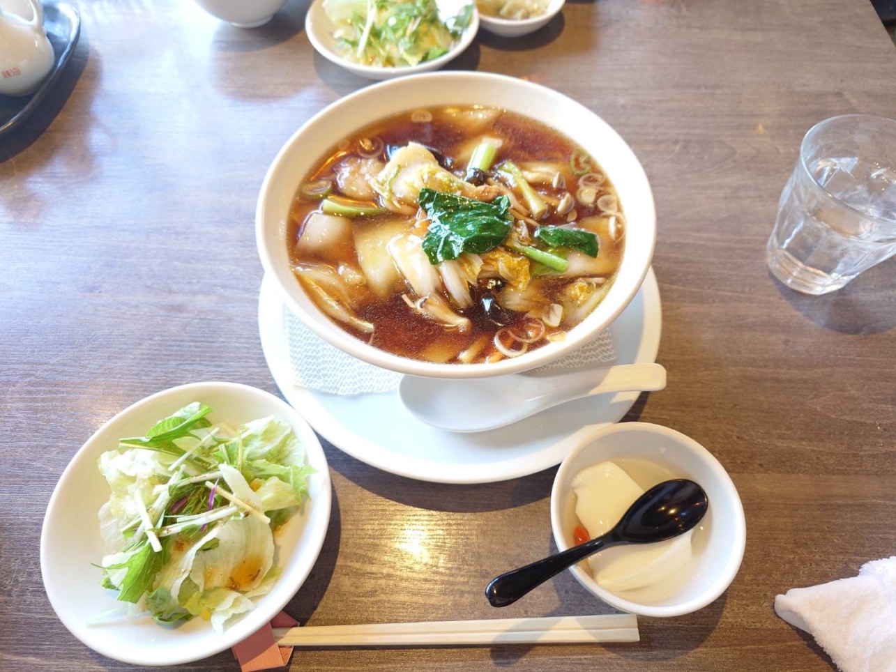 ランチも楽しめる♪【中華居酒屋ダイニング 鮮藍坊 登戸】