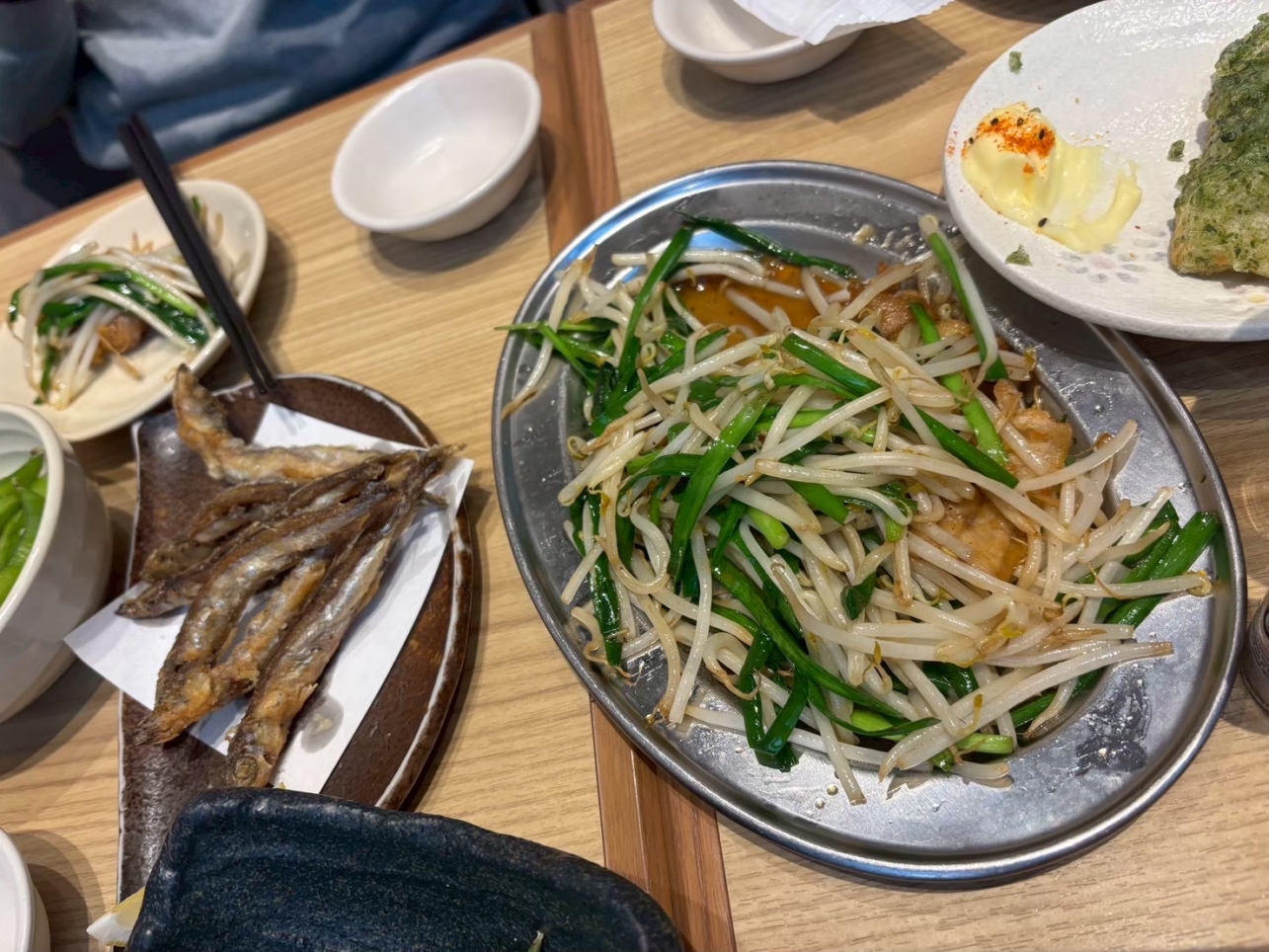 コスパよく　刺身を食べ酒を呑む　～酒と魚とめし　濱いちもんめ～