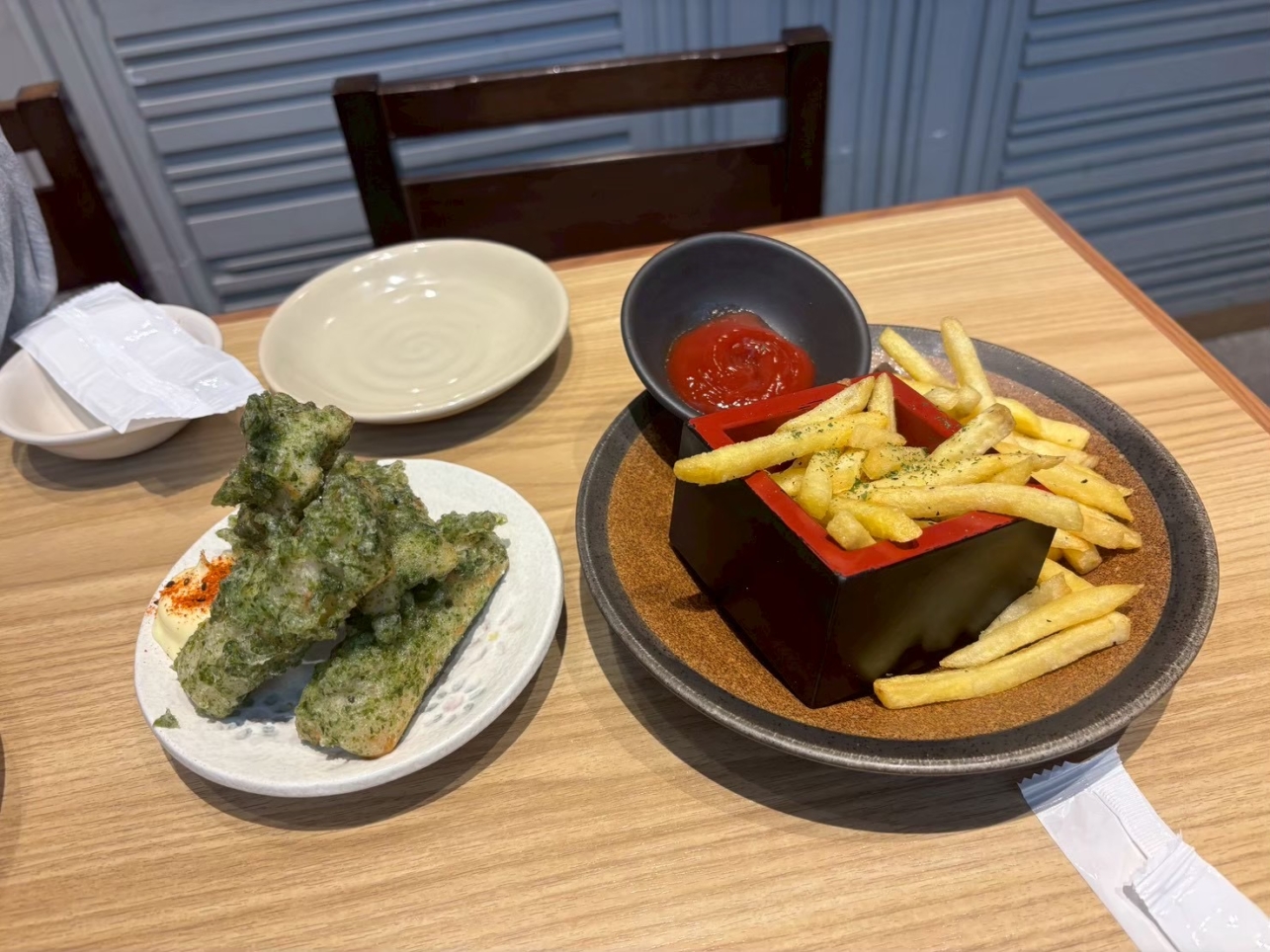 コスパよく　刺身を食べ酒を呑む　～酒と魚とめし　濱いちもんめ～