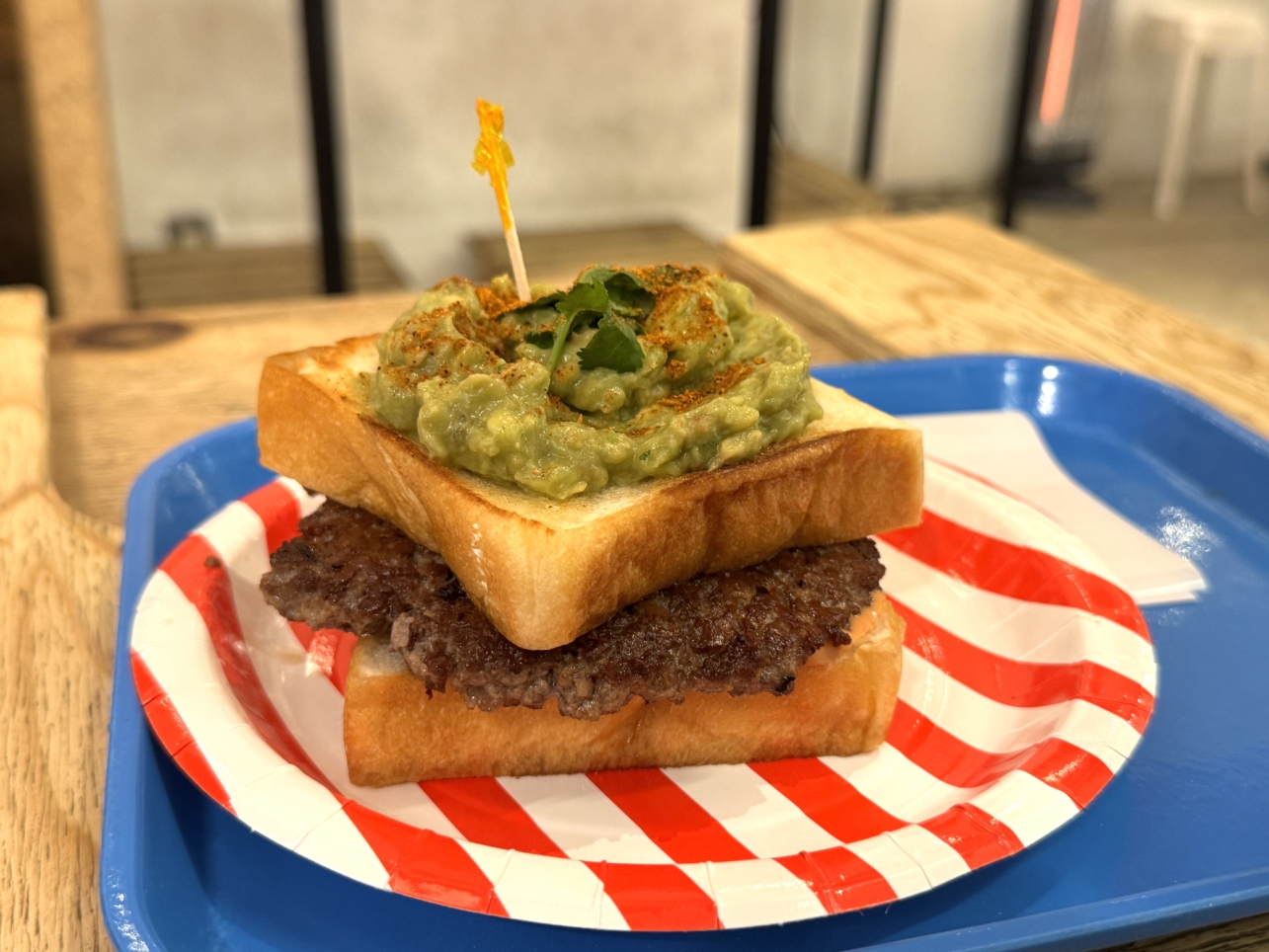 100%自家製の絶品バーガー🍔【JB’s BURGER】