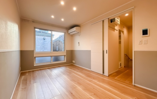 【足立区栗原】2026年誕生の新築2LDK。「Maison Claire」101号室｜15帖超の大空間LDKで、理想の暮らしをデザイン。