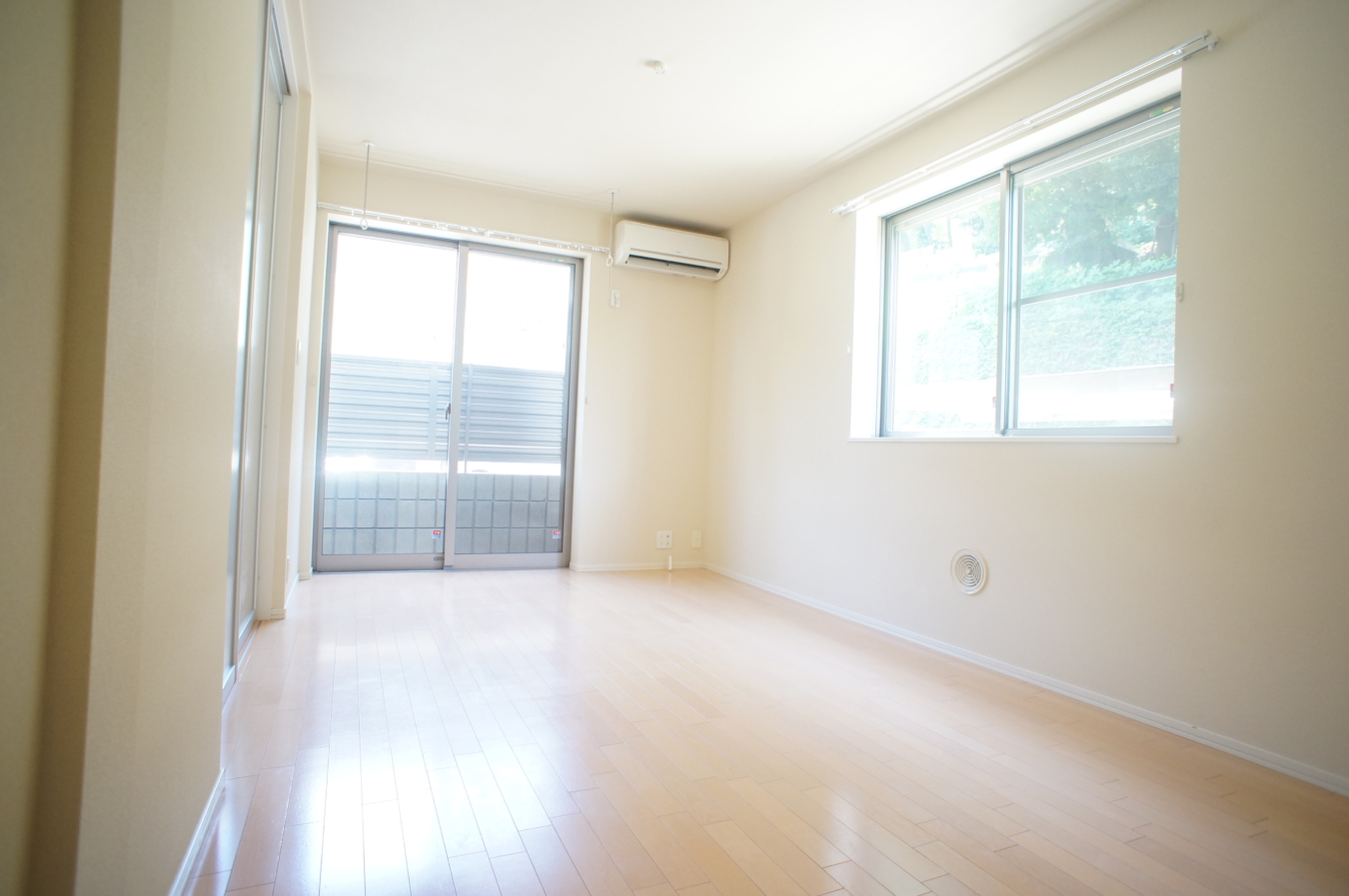 ☆旭化成施工の♪インターネット使用料無料（ヴィラモンテベルテ）☆