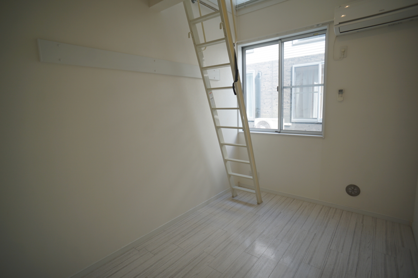 ペット飼育可＆大型バイク駐車可能【ＤＯＭＡガレージハウス】（めじろ台駅）