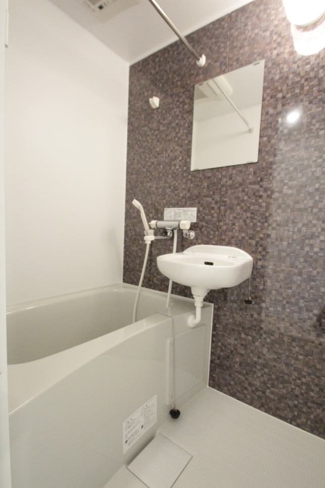 京浜急行【生麦駅】徒歩圏の築浅アパート♪【Ｉｒｉｓ　Ｈｉｌｌｓ】