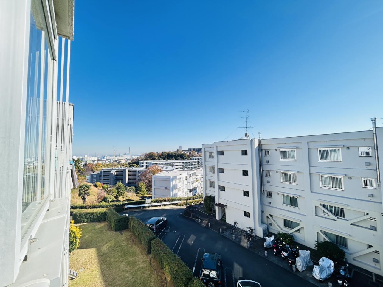 閑静な住宅街のマンションタイプ【汐見台第３住宅１４１０棟】京浜急行本線　屏風ヶ浦駅　徒歩18分