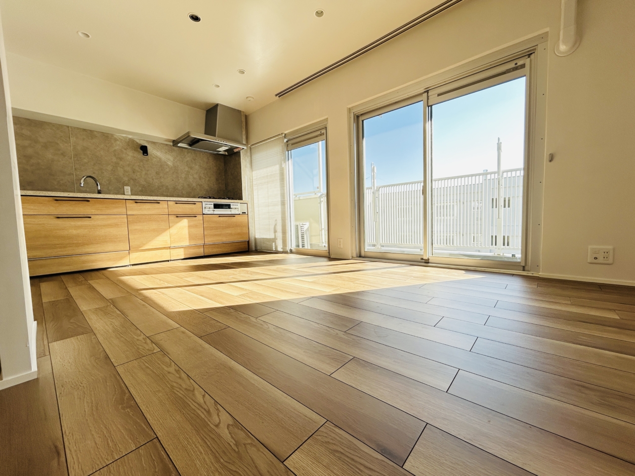 閑静な住宅街のマンションタイプ【汐見台第３住宅１４１０棟】京浜急行本線　屏風ヶ浦駅　徒歩18分