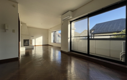 即入居可！【暖炉付き】椎名町駅徒歩5分・2人入居可・84㎡超のゆとりある2LDK＜ラ・メゾン＞