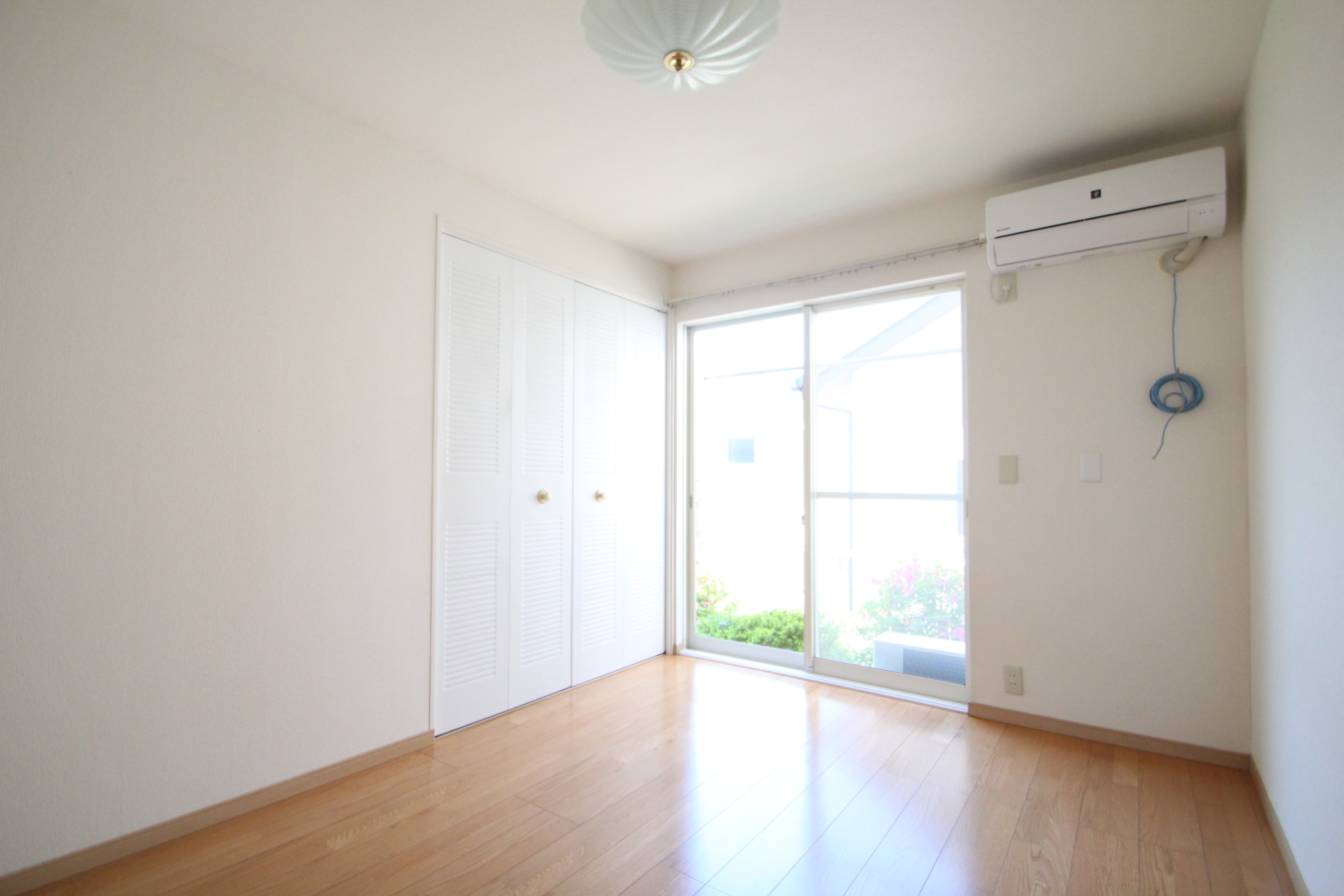 【ジュネス白楽】★白楽駅徒歩3分★収納の大きなお部屋です！