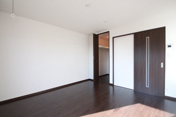 【Charmant】ウォークインクローゼット！南向きで明るいお部屋です☀