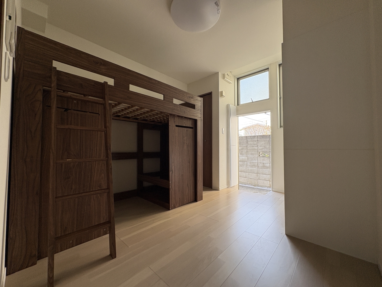 ロフトベッド付き♪ＺＥＳＴ　ＭＵＳＡＫＯ 102号室