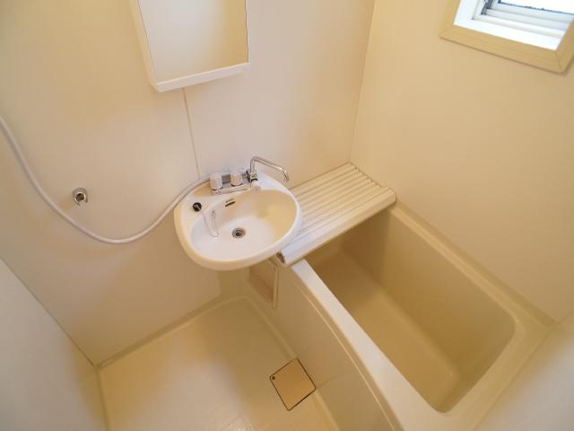 2Fの人気バストイレ物件！【サクラコート】