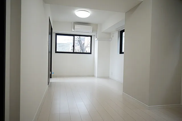 【神山町・松濤】全戸角部屋×デザイナーズRC造｜大使館が点在する都内屈指の高級住宅街の1LDK