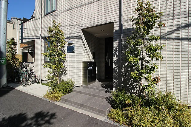 【代田橋 徒歩7分・笹塚 徒歩9分】築6年ヘーベルメゾン最上階｜追い焚き・浴乾・宅配BOX完備の1K