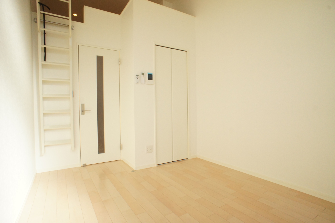 バス／トイレ別の1K☆(アザーレ・クオン中野島 104)