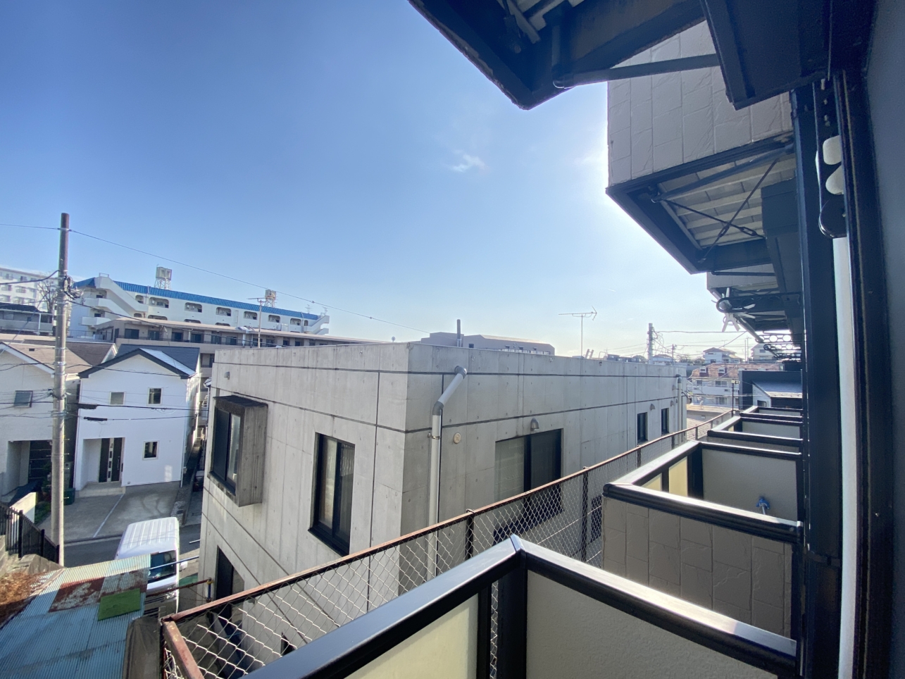 【クレールハイツ三ツ沢】バス・トイレ別！人気の出窓付き物件です♪