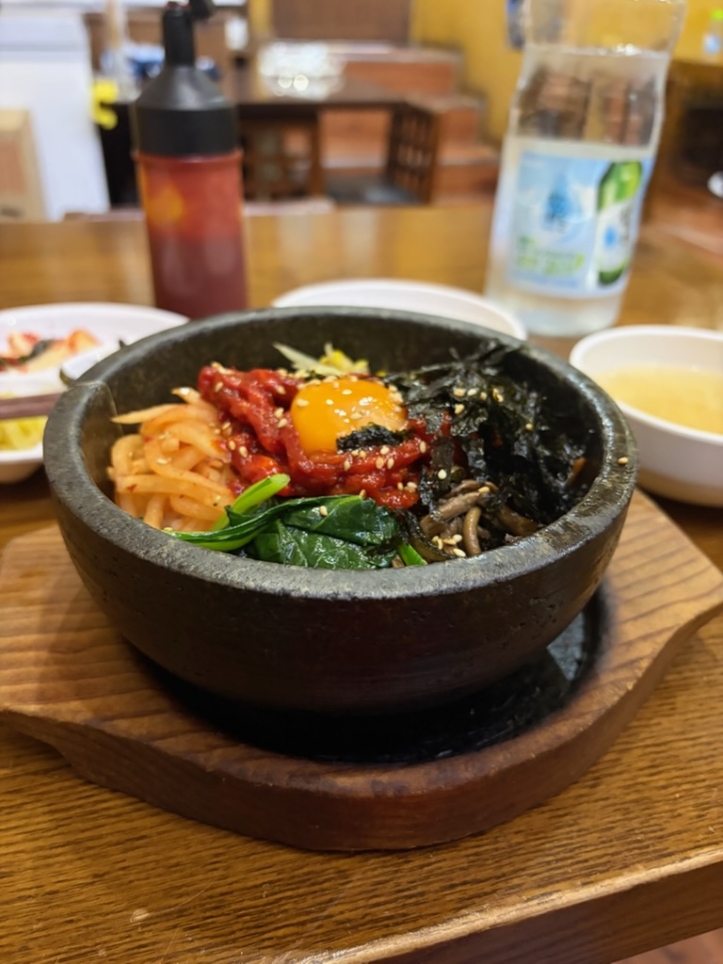 池袋ランチで韓国気分！「イモチャン」の石焼ビビンパが想像以上に満足度高かった
