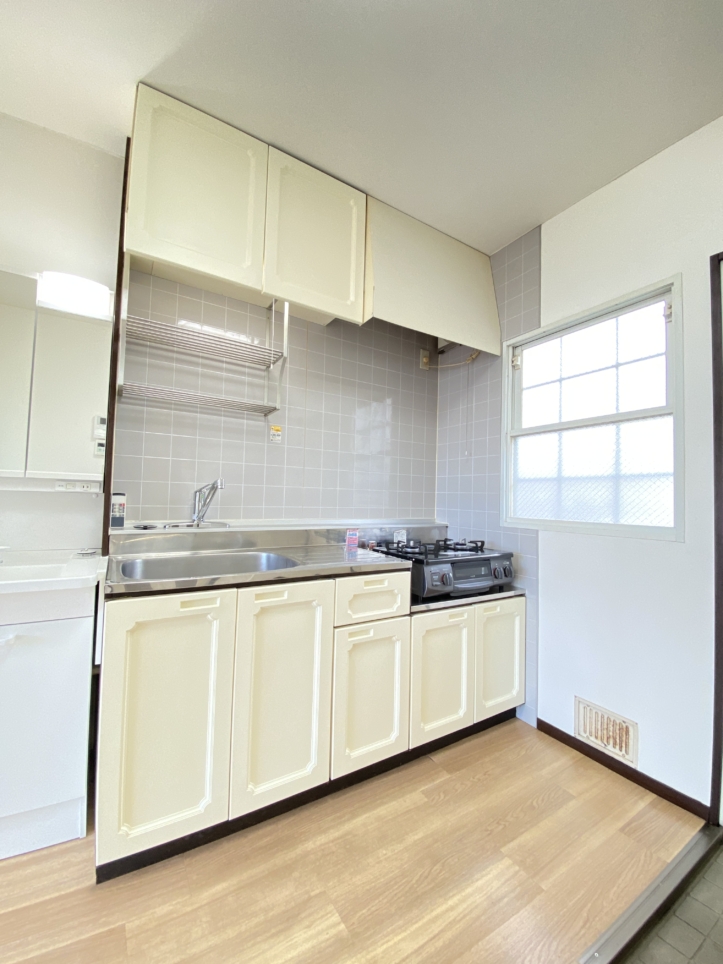 【WINDS三ツ沢】こだわりの三面鏡つきシャンプードレッサー♪コスパ最強物件です！