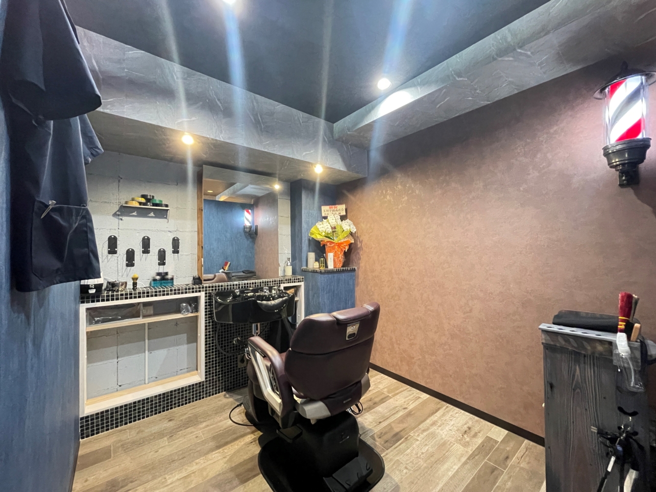 遊び心あふれる大人の隠れ家！BARBER SHOP Freedom♪