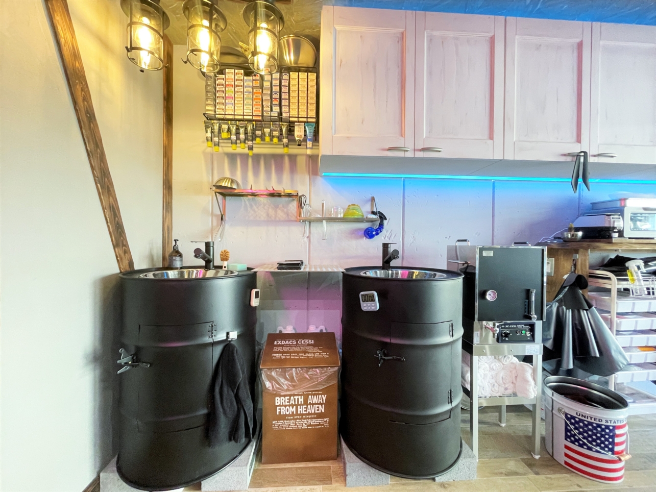 遊び心あふれる大人の隠れ家！BARBER SHOP Freedom♪