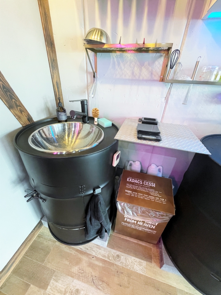 遊び心あふれる大人の隠れ家！BARBER SHOP Freedom♪