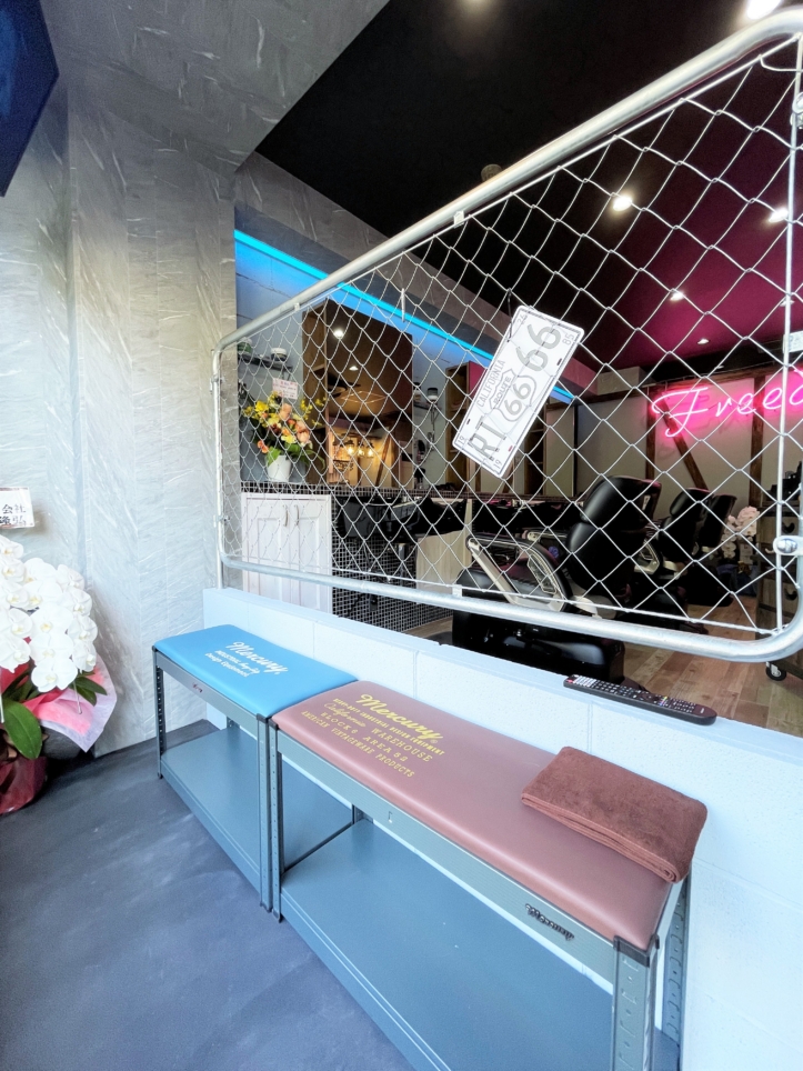 遊び心あふれる大人の隠れ家！BARBER SHOP Freedom♪