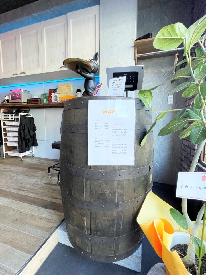 遊び心あふれる大人の隠れ家！BARBER SHOP Freedom♪