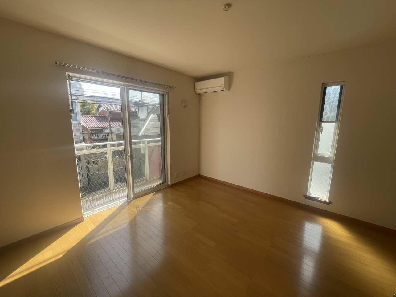 南向きの明るいお部屋♪サンリヴェール – 203号室