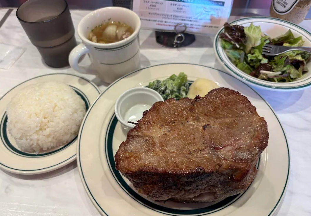 🗻肉の山を登ろう❣　～マロリーポークステーキ 横浜店～