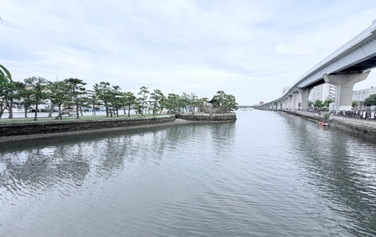 金沢八景の海の上の神社「琵琶島神社」