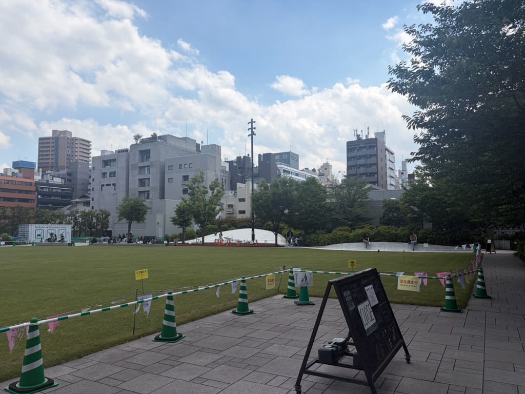 5月の南池袋公園で、ひと休み♪都会のオアシス♪