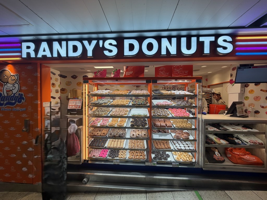 LA発の人気ドーナツ店「Randy’s Donuts」の池袋店に行ってみた☆